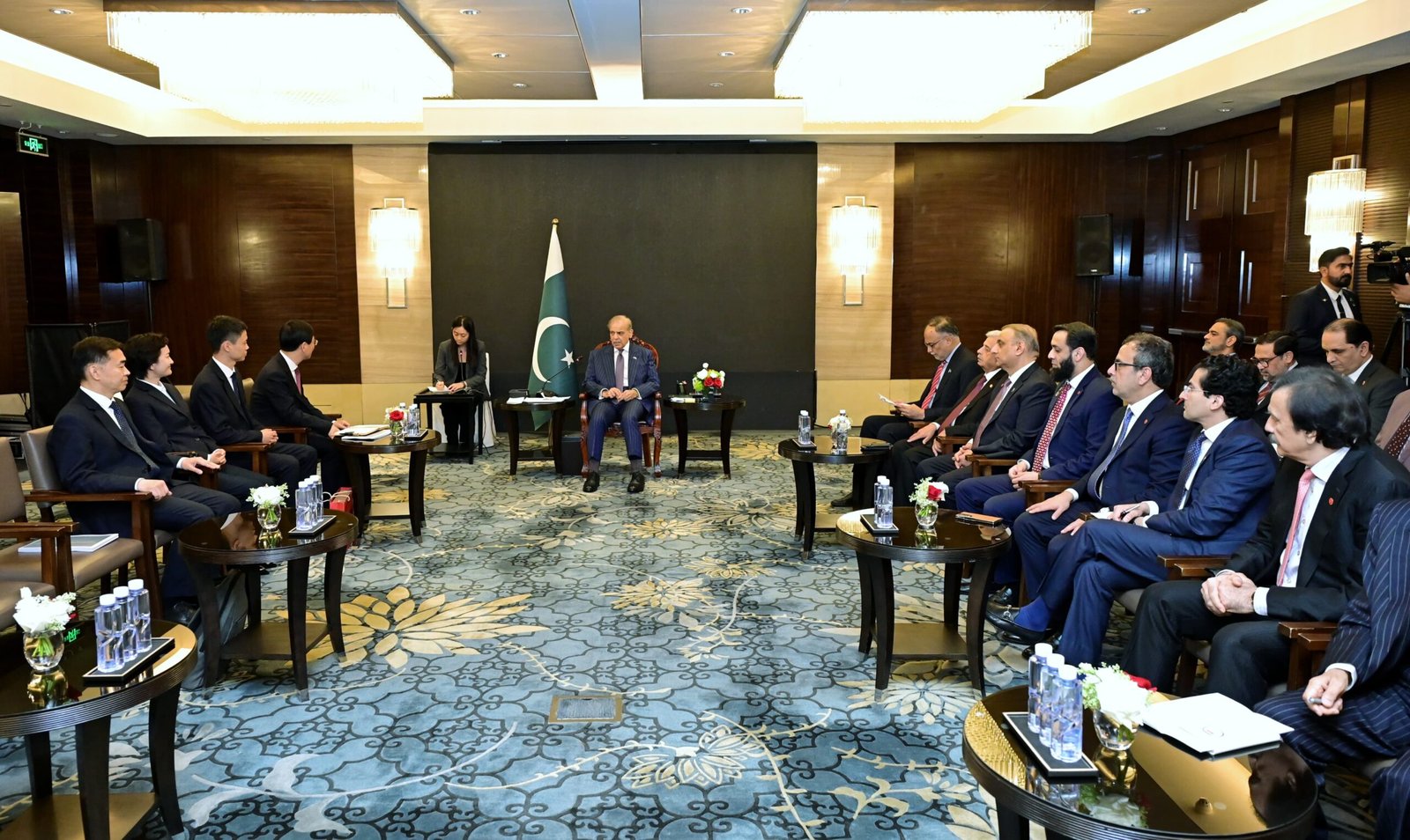PM Shehbaz Sharif Meets Chinese Business Leaders in Beijing to Advance CPEC Phase II