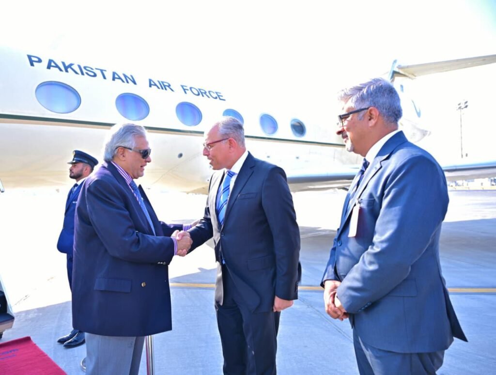 Deputy Prime Minister Dar Arrives in Cairo for Regional Meeting