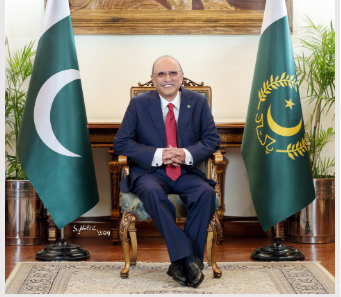 Zardari Congratulates Navy on Commissioning of PNS/M Hangor Submarine
