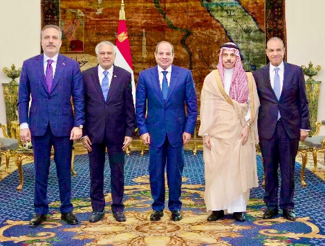 Deputy Prime Minister Discusses Regional Issues in Cairo