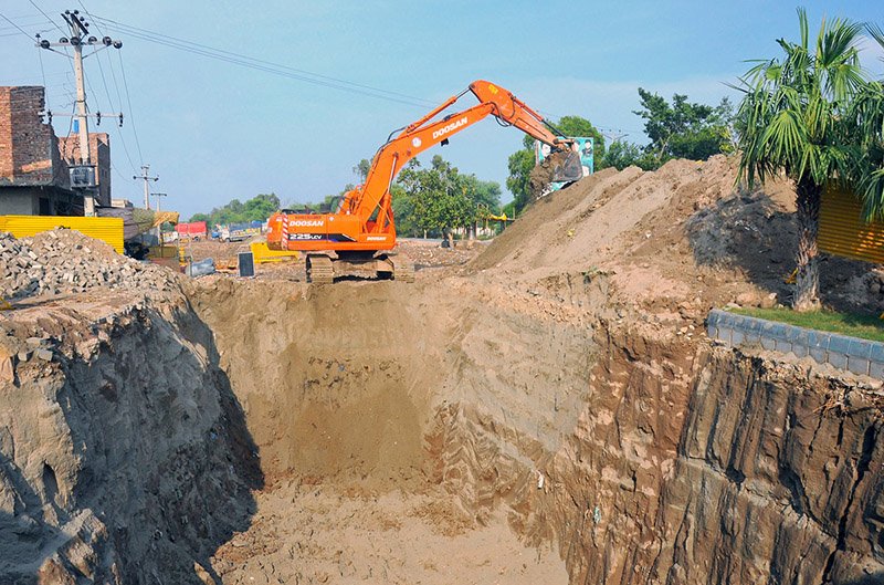 Excavation Begins for New Sewerage System Near Vehari Chowk, Multan