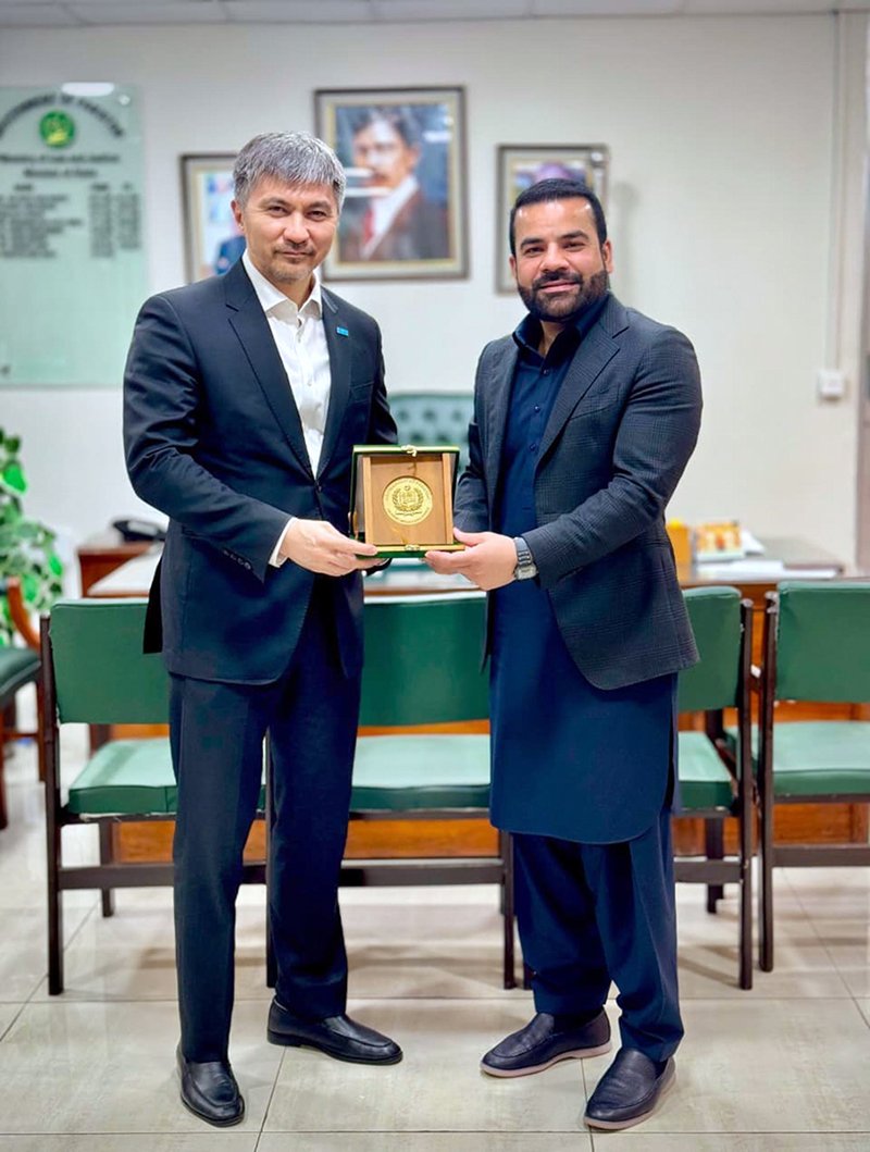 Pakistan’s Law Minister Meets Kazakhstan Ambassador to Discuss Bilateral Relations