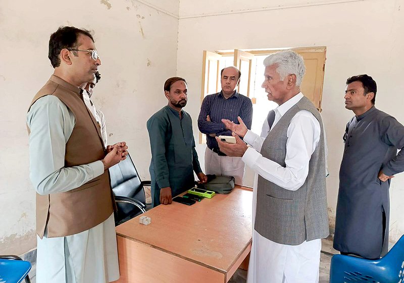 Federal Ombudsman Official Visits BISP Registration Center in Hyderabad