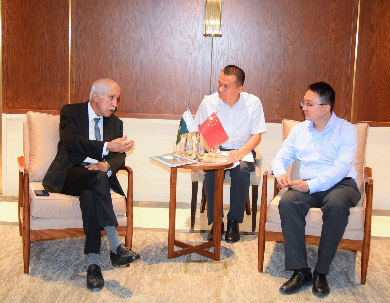 BOI Minister Engages with Chinese Delegation at Pakistan–China B2B Conference