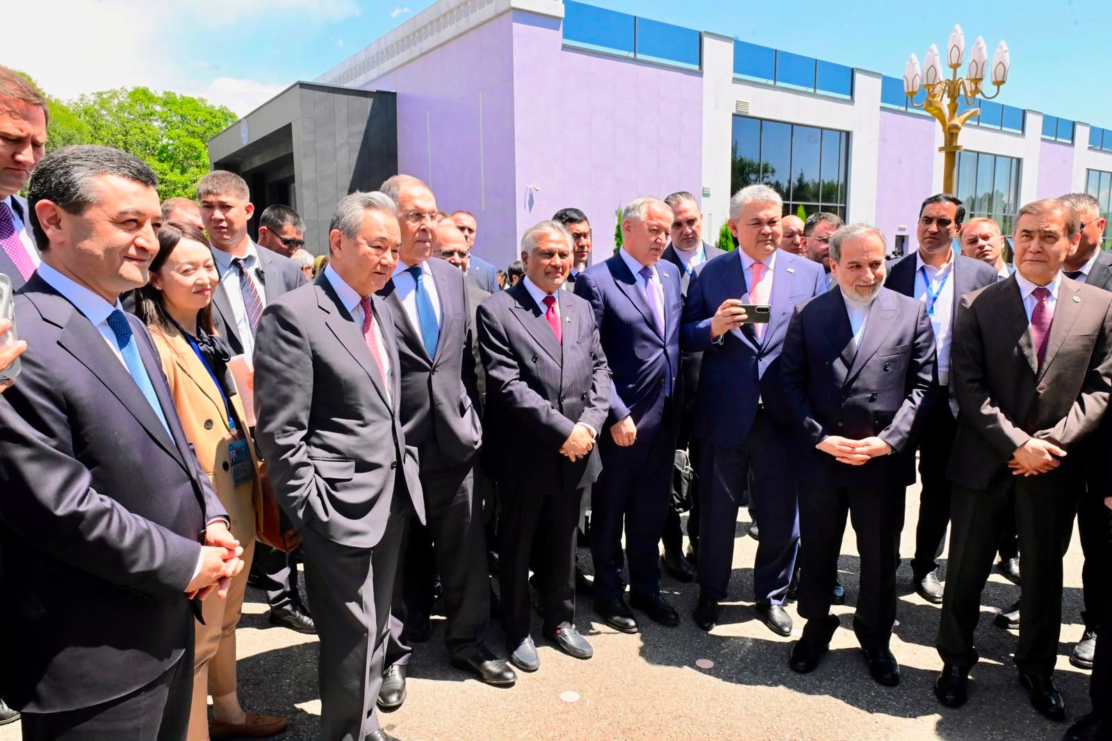 Ishaq Dar Joins SCO Delegation Heads in Kyrgyzstan Painting Ceremony