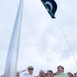 Sindh Leaders Hoist National Flag at Mazar-e-Quaid on Independence Day