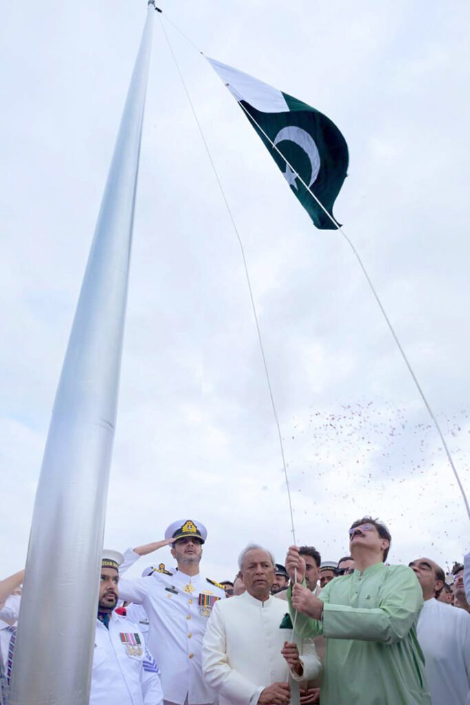 Sindh Leaders Hoist National Flag at Mazar-e-Quaid on Independence Day