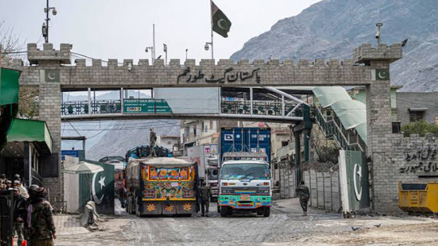 Pakistan Grants Entry to Critically Ill Afghan Newborn at Torkham