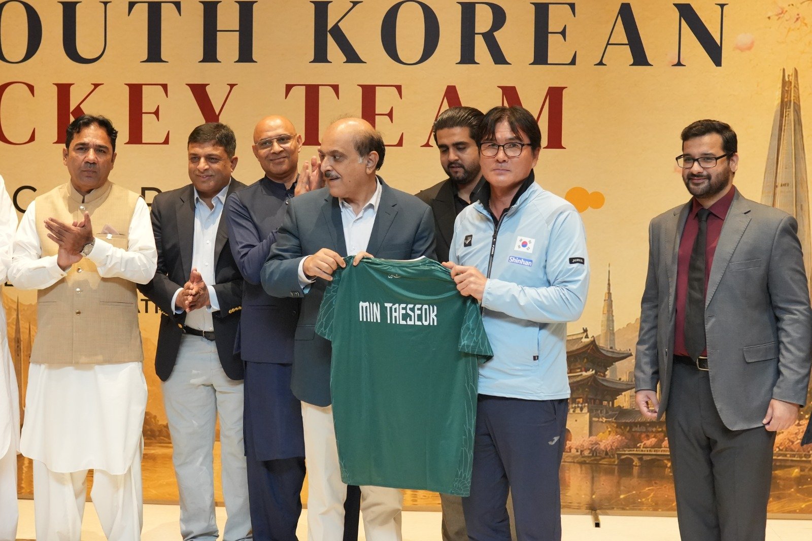 PFF Hosts Luncheon for South Korea Hockey Team to Boost Sports Cooperation