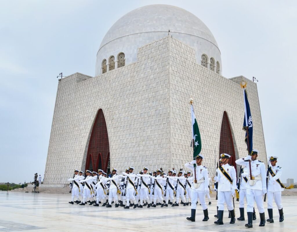Pakistan Navy Commemorates 80th Independence Day with Ceremonial Tribute