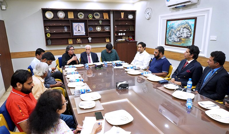 Investment Minister Meets Karachi Press Club Officials to Discuss Economic Growth