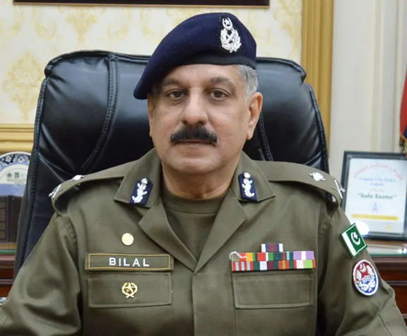 Peshawar Police Launches WhatsApp Line to Expedite Complaint Resolution