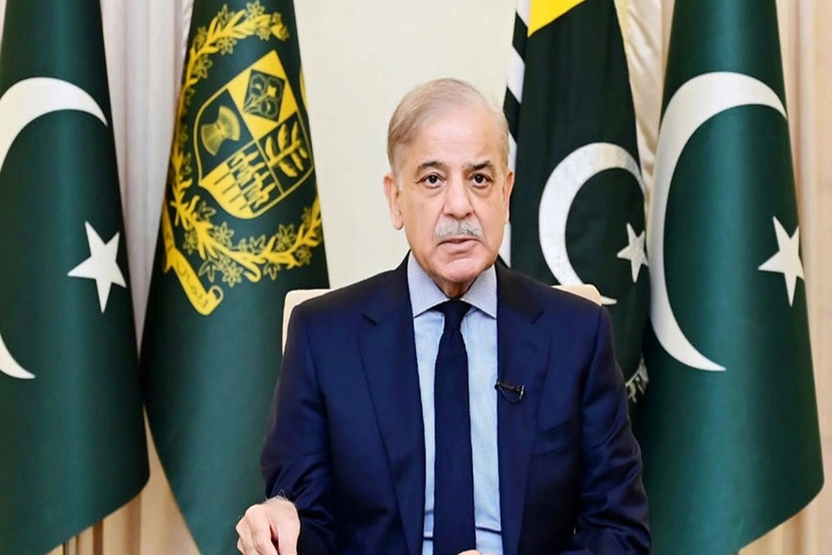 Prime Minister Emphasizes Newspapers’ Role in Informed Society