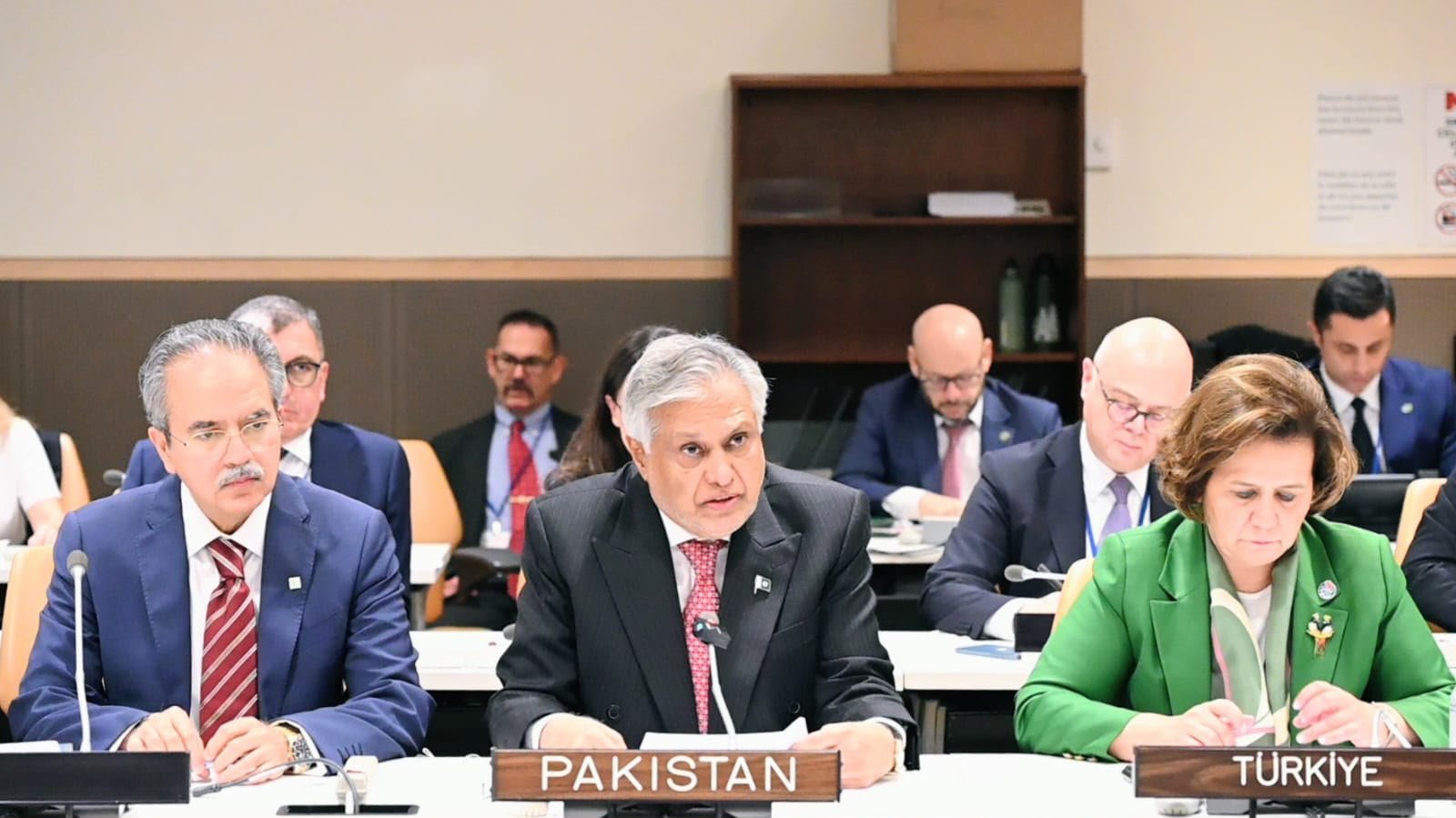 Deputy PM Urges OIC Unity on Kashmir at UN and Global Platforms