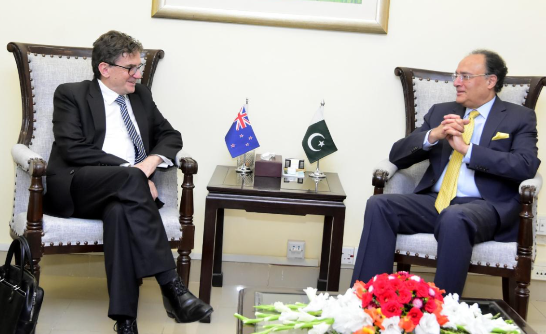 New Zealand Envoy Meets Pakistan Finance Minister to Boost Economic Ties