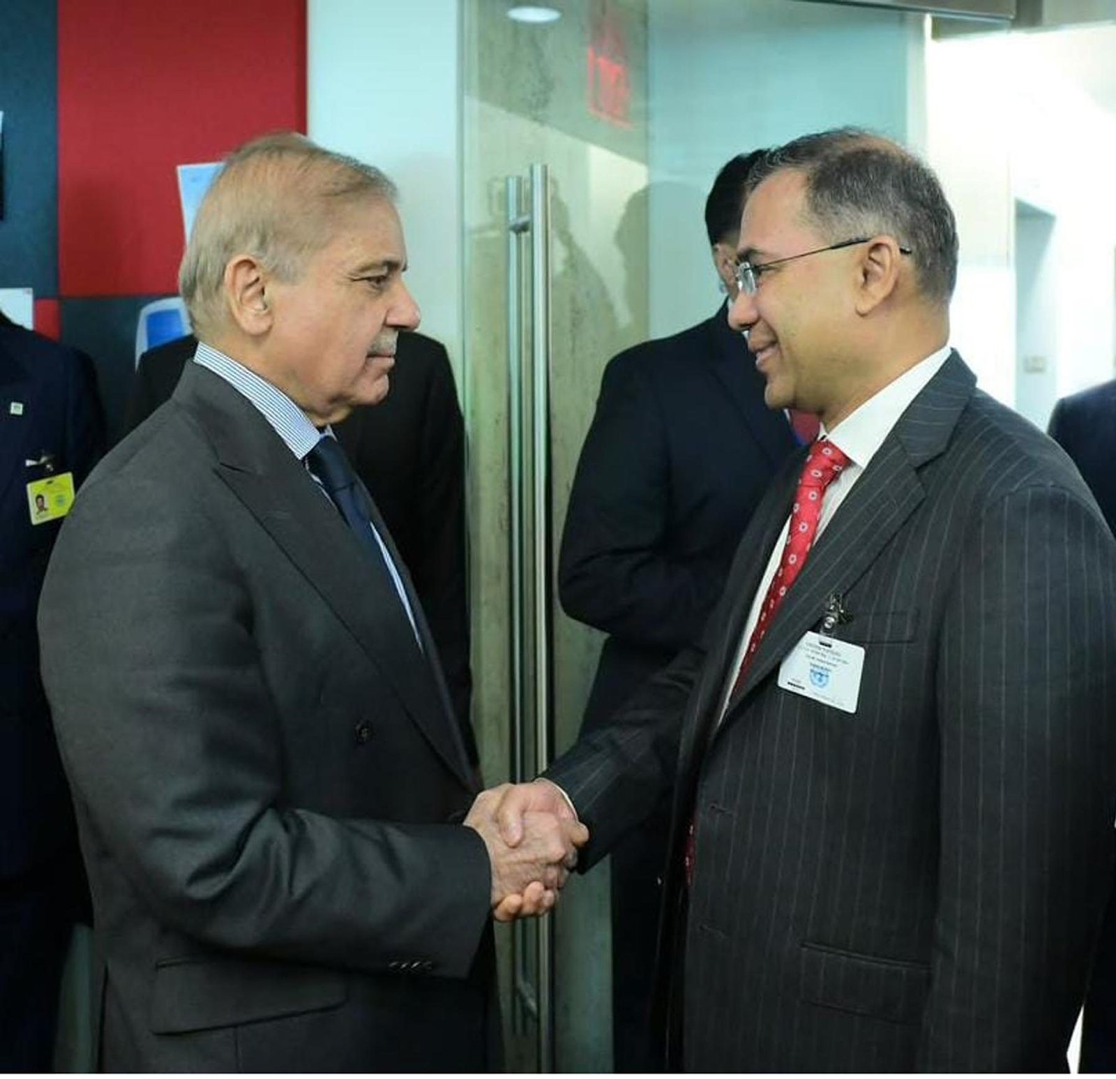 Pakistan and Bangladesh Commit to Strengthening Bilateral Ties